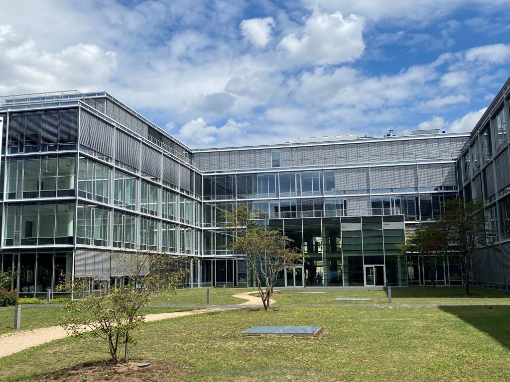 App Entwicklung Bonn | Der Blick auf den Innenhof des Gebäudes